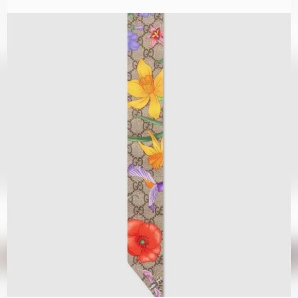 Authentic Gucci Flora Print Silk Neck Bow - Picture 2 of 5